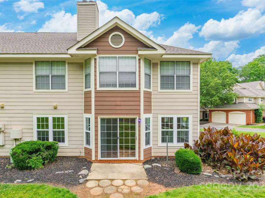 5832 Amity Springs Drive, Charlotte, NC 28212.  MLS# CAR4191630, YatesRealty ID 19204. 