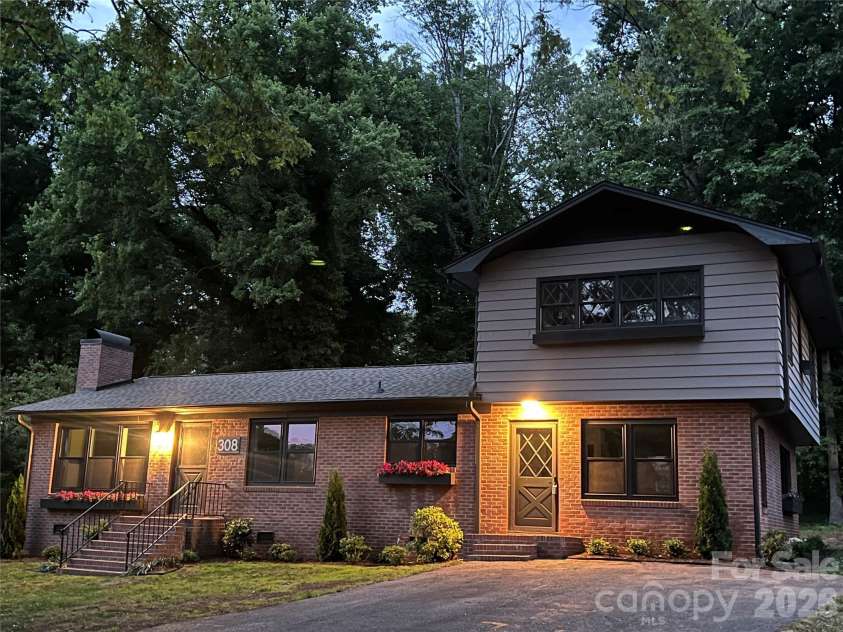 308 Rankin Avenue, Lowell, NC 28098.  MLS# CAR4356576, YatesRealty ID 19205. 