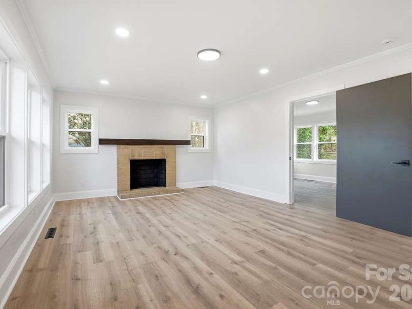 308 Rankin Avenue, Lowell, NC 28098.  MLS# CAR4356576, YatesRealty ID 19205. Main Living Room