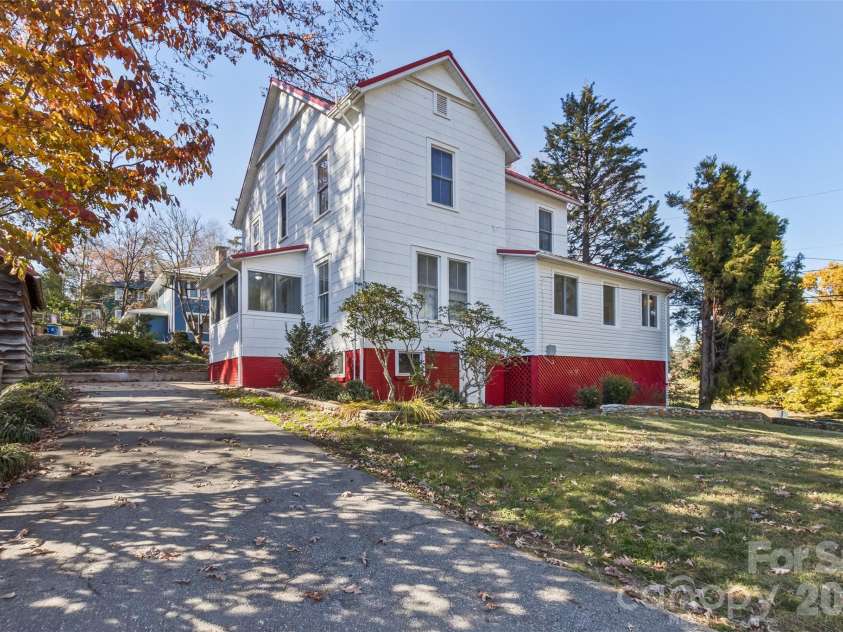 195 Terrace Drive, Canton, NC 28716.  MLS# CAR4319242, YatesRealty ID 19206. Parking