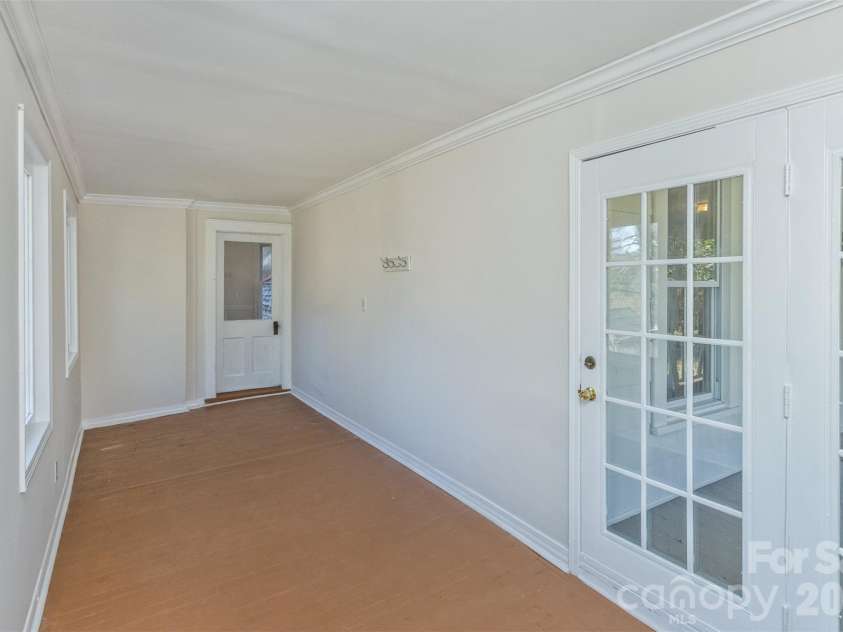 195 Terrace Drive, Canton, NC 28716.  MLS# CAR4319242, YatesRealty ID 19206. Sunroom