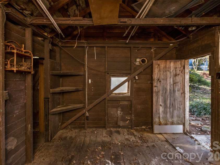195 Terrace Drive, Canton, NC 28716.  MLS# CAR4319242, YatesRealty ID 19206. Work Shop