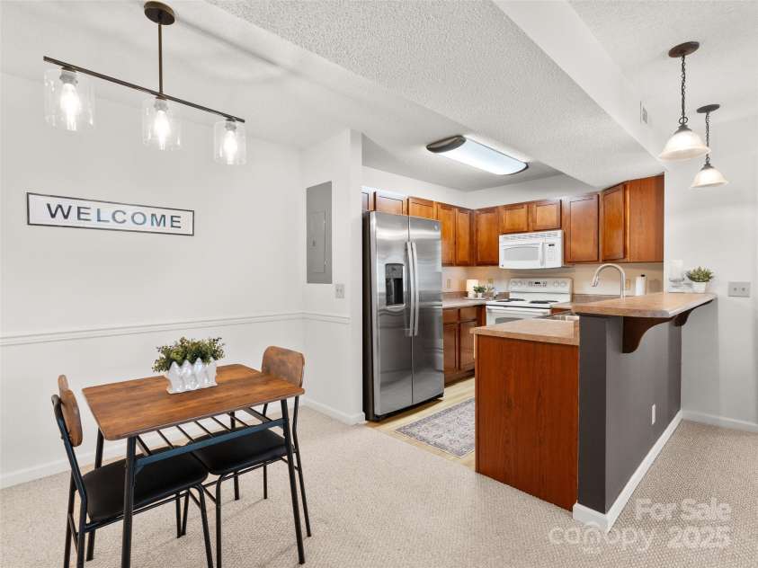 91 Morningside Lane, Hendersonville, NC 28792.  MLS# CAR4268520, YatesRealty ID 19206. 