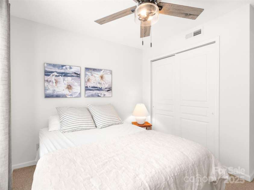 91 Morningside Lane, Hendersonville, NC 28792.  MLS# CAR4268520, YatesRealty ID 19206. 