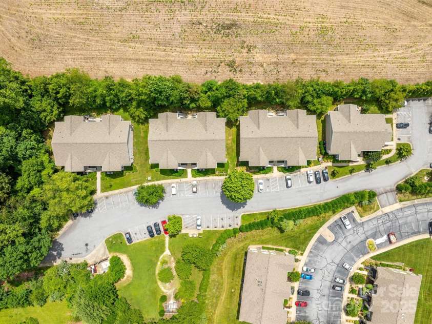 91 Morningside Lane, Hendersonville, NC 28792.  MLS# CAR4268520, YatesRealty ID 19206. Small condo neighborhood
