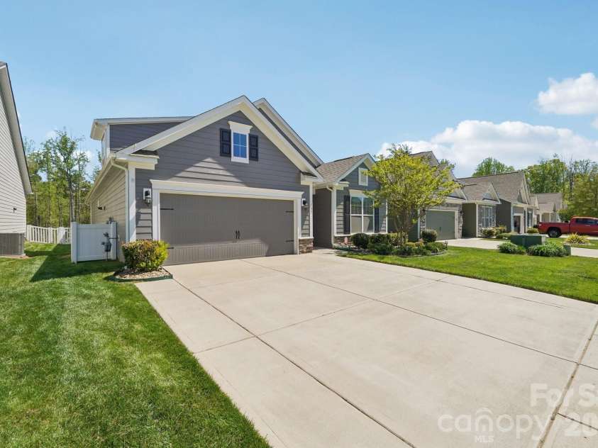137 Coddle Way, Mooresville, NC 28115.  MLS# CAR4369139, YatesRealty ID 19207. 