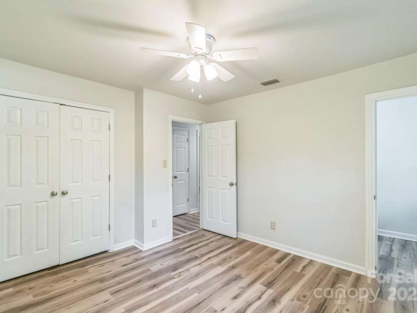 711 John Street, Matthews, NC 28105.  MLS# CAR4221107, YatesRealty ID 19207. 