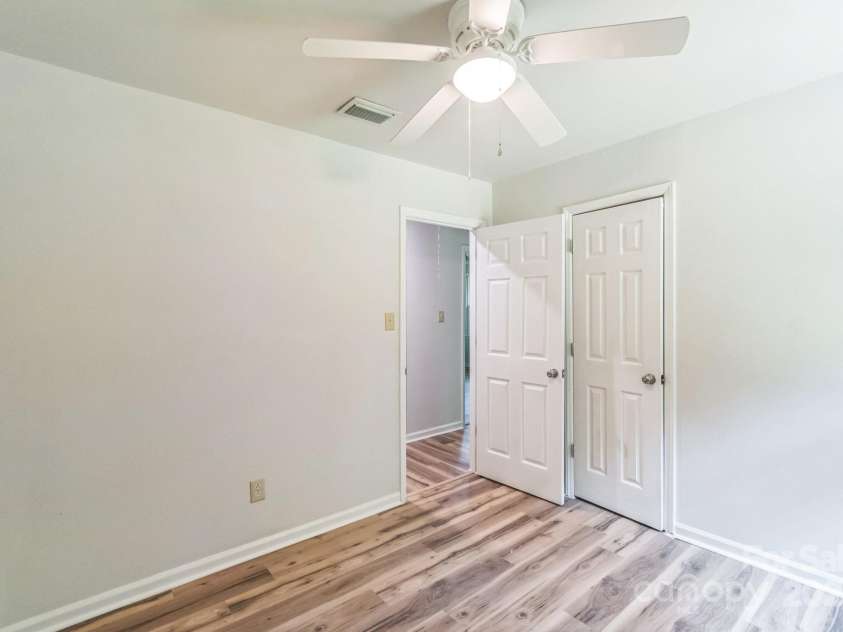 711 John Street, Matthews, NC 28105.  MLS# CAR4221107, YatesRealty ID 19207. 