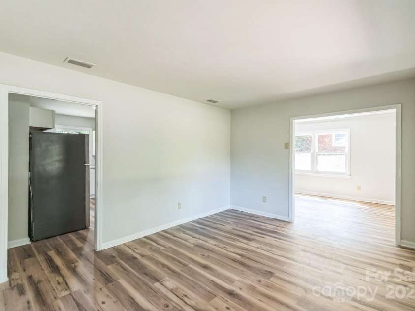 711 John Street, Matthews, NC 28105.  MLS# CAR4221107, YatesRealty ID 19207. 