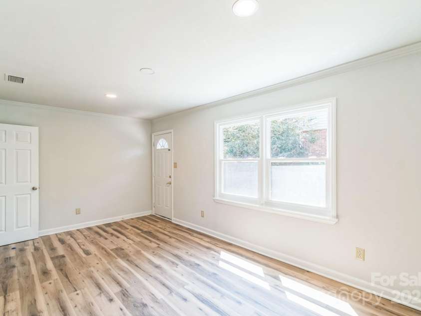711 John Street, Matthews, NC 28105.  MLS# CAR4221107, YatesRealty ID 19207. 
