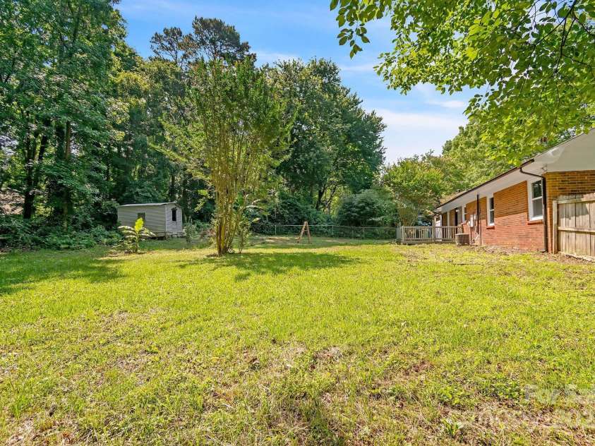 711 John Street, Matthews, NC 28105.  MLS# CAR4221107, YatesRealty ID 19207. 