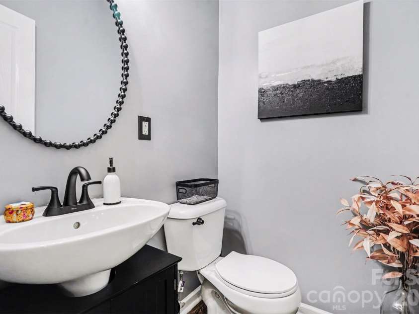 6302 Gammon Road, Charlotte, NC 28269.  MLS# CAR4371201, YatesRealty ID 19208. 