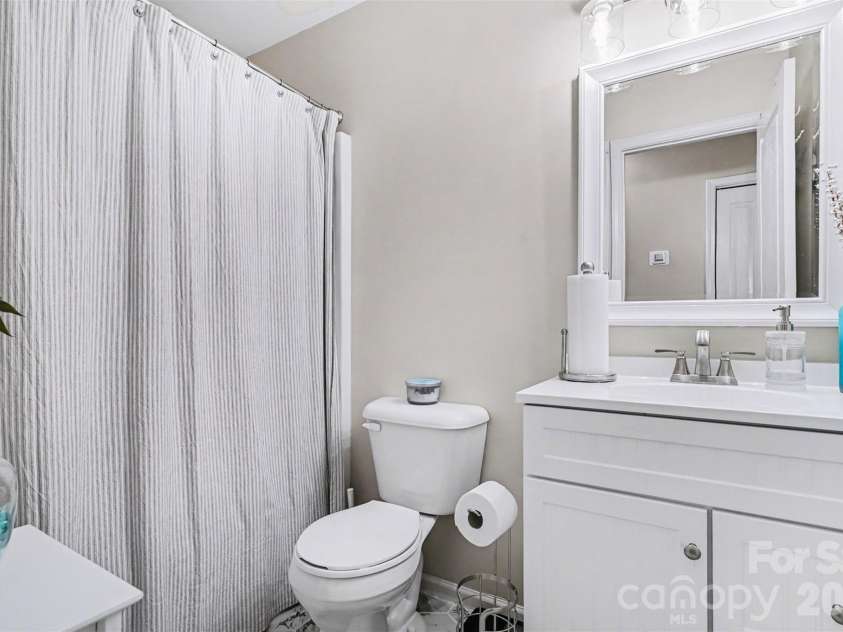 6302 Gammon Road, Charlotte, NC 28269.  MLS# CAR4371201, YatesRealty ID 19208. 
