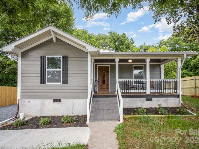 952 Salisbury Street, Wadesboro, NC 28170.  MLS# CAR4268394, YatesRealty ID 19208. 