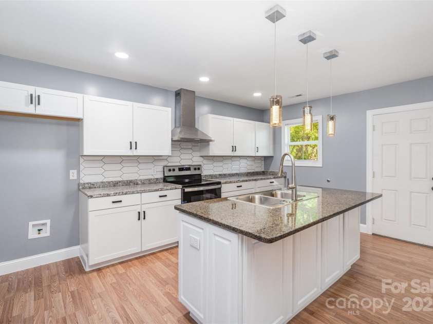 952 Salisbury Street, Wadesboro, NC 28170.  MLS# CAR4268394, YatesRealty ID 19208. 