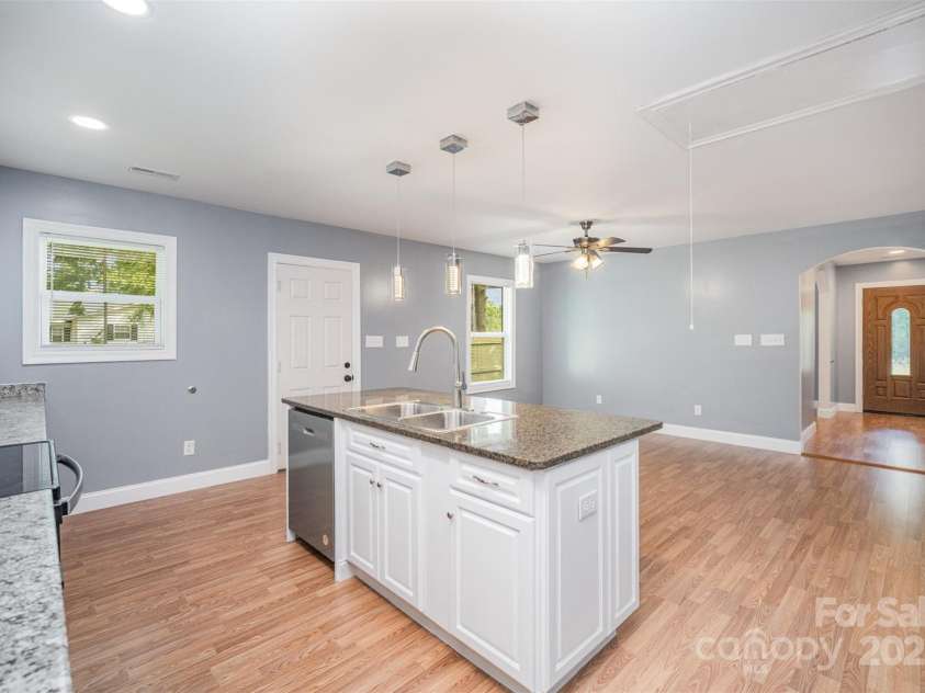 952 Salisbury Street, Wadesboro, NC 28170.  MLS# CAR4268394, YatesRealty ID 19208. 