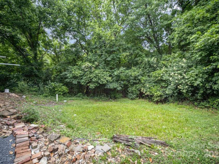 952 Salisbury Street, Wadesboro, NC 28170.  MLS# CAR4268394, YatesRealty ID 19208. 