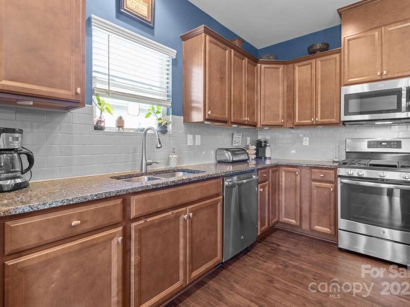185 Willow Valley Drive, Mooresville, NC 28115.  MLS# CAR4267413, YatesRealty ID 19209. 