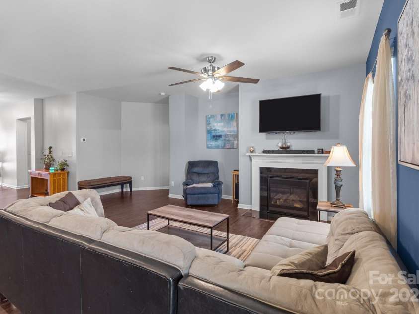 185 Willow Valley Drive, Mooresville, NC 28115.  MLS# CAR4267413, YatesRealty ID 19209. 