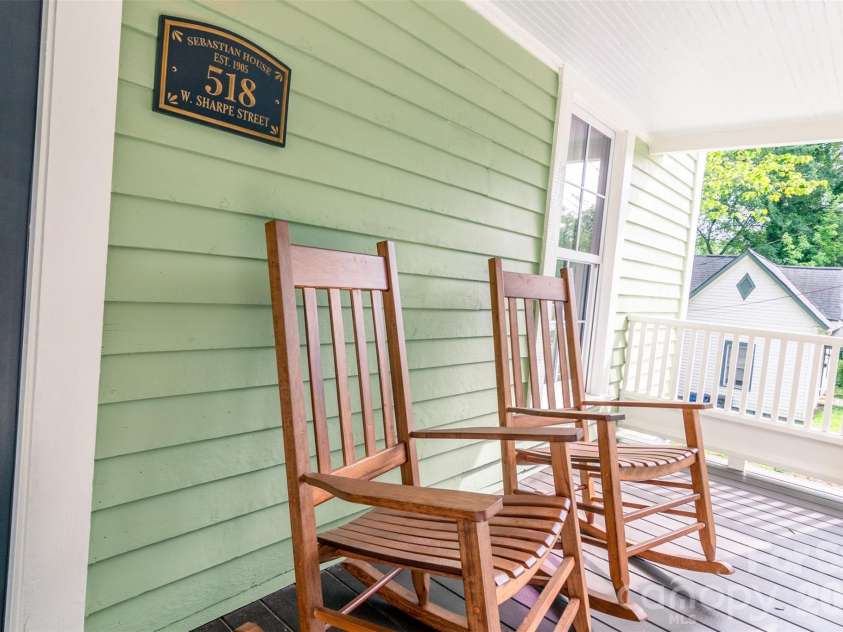 518 Sharpe Street, Statesville, NC 28677.  MLS# CAR4359455, YatesRealty ID 19209. Front Porch