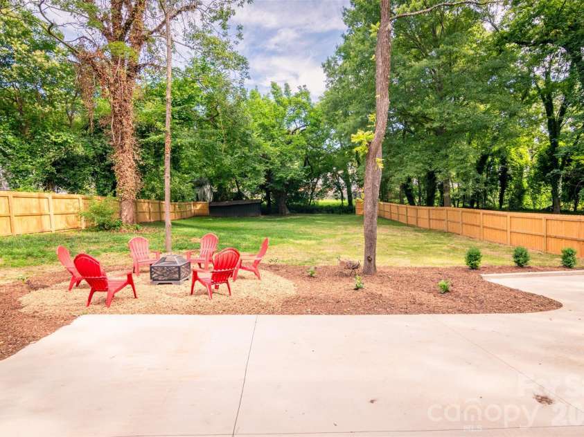 518 Sharpe Street, Statesville, NC 28677.  MLS# CAR4359455, YatesRealty ID 19209. Large Level Backyard w/Privacy Fencing 