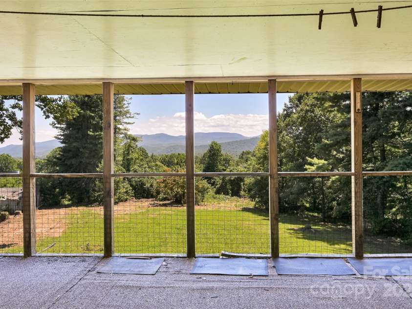 371 Heatherly Heights Road, Saluda, NC 28773.  MLS# CAR4297768, YatesRealty ID 1921. 