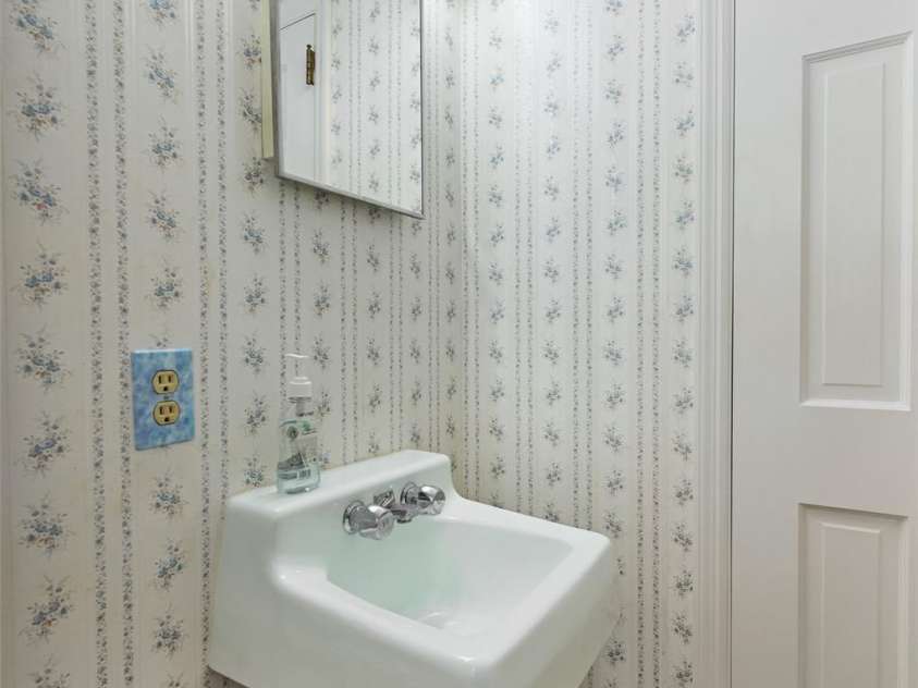 371 Heatherly Heights Road, Saluda, NC 28773.  MLS# CAR4297768, YatesRealty ID 1921. 