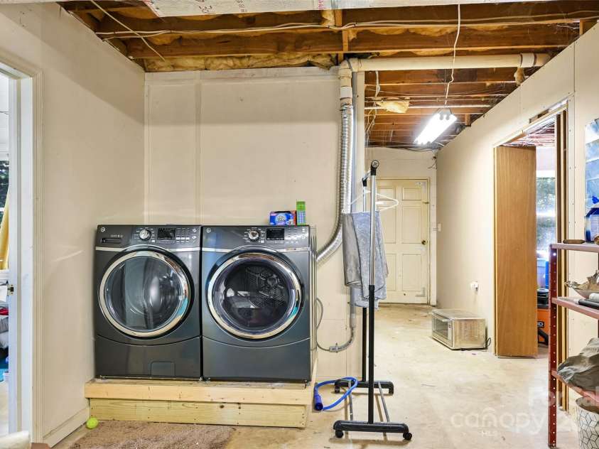 371 Heatherly Heights Road, Saluda, NC 28773.  MLS# CAR4297768, YatesRealty ID 1921. 