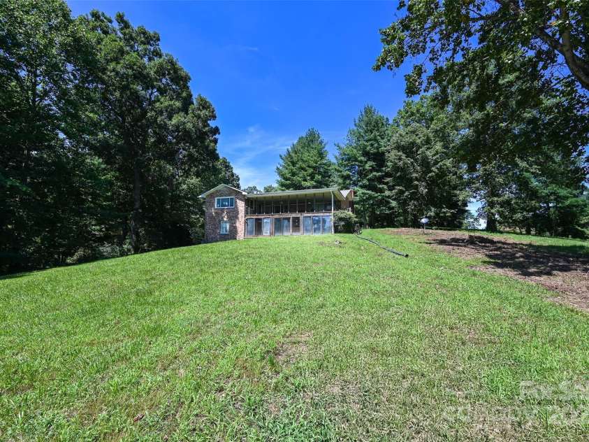 371 Heatherly Heights Road, Saluda, NC 28773.  MLS# CAR4297768, YatesRealty ID 1921. 