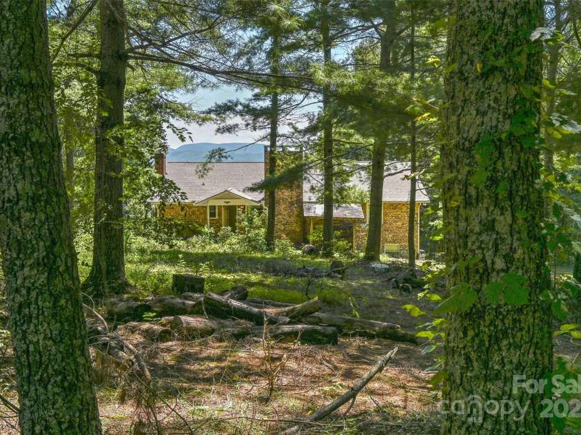 371 Heatherly Heights Road, Saluda, NC 28773.  MLS# CAR4297768, YatesRealty ID 1921. 