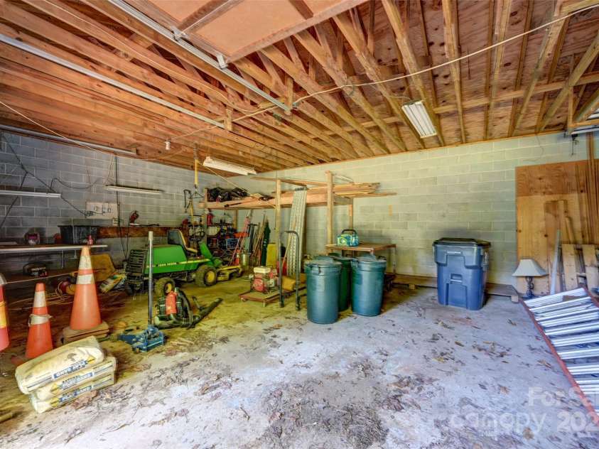 371 Heatherly Heights Road, Saluda, NC 28773.  MLS# CAR4297768, YatesRealty ID 1921. 