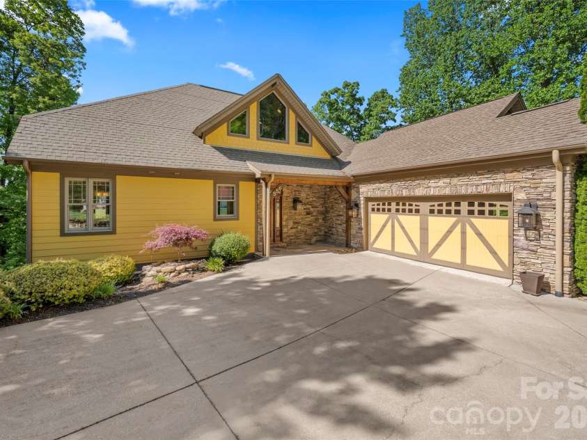 556 High Pines Loop, Lake Lure, NC 28746.  MLS# CAR4375948, YatesRealty ID 19210. 