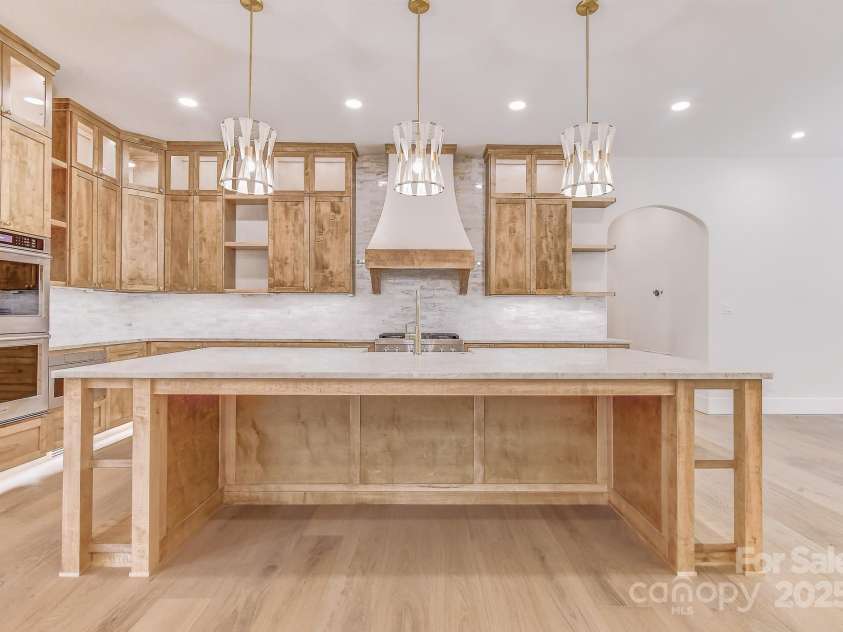 574 Skytop Farm Lane, Hendersonville, NC 28791.  MLS# CAR4202763, YatesRealty ID 19211. 