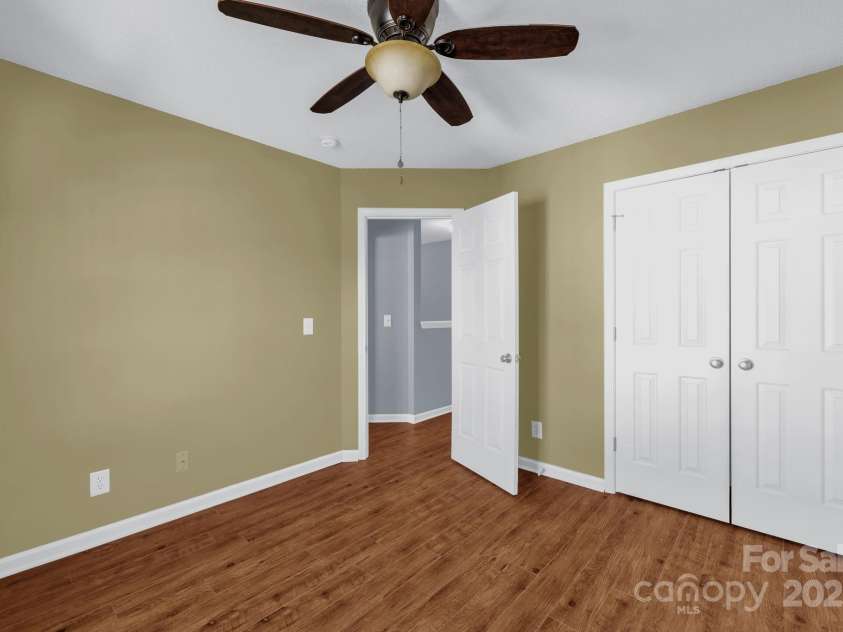 20 Dillingham Place, Greensboro, NC 27455.  MLS# CAR4225851, YatesRealty ID 19214. 