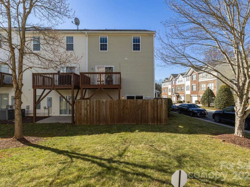 20 Dillingham Place, Greensboro, NC 27455.  MLS# CAR4225851, YatesRealty ID 19214. 