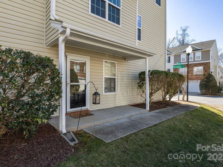 20 Dillingham Place, Greensboro, NC 27455.  MLS# CAR4225851, YatesRealty ID 19214. 