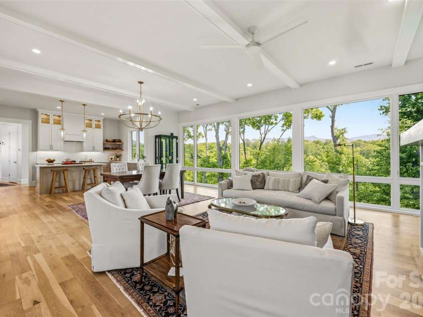 162 Riverbend Forest Drive, Asheville, NC 28805.  MLS# CAR4342488, YatesRealty ID 19215. This open floor plan flows seamlessly