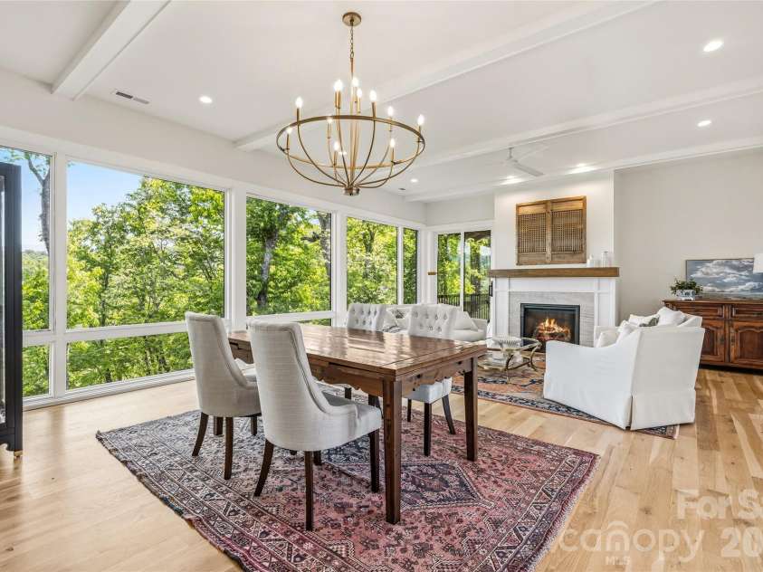 162 Riverbend Forest Drive, Asheville, NC 28805.  MLS# CAR4342488, YatesRealty ID 19215. This open floor plan flows seamlessly