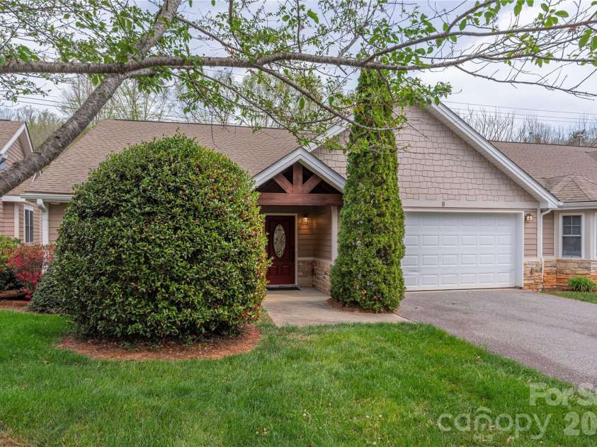 8 Kaylor Drive, Arden, NC 28704.  MLS# CAR4369533, YatesRealty ID 19216. 