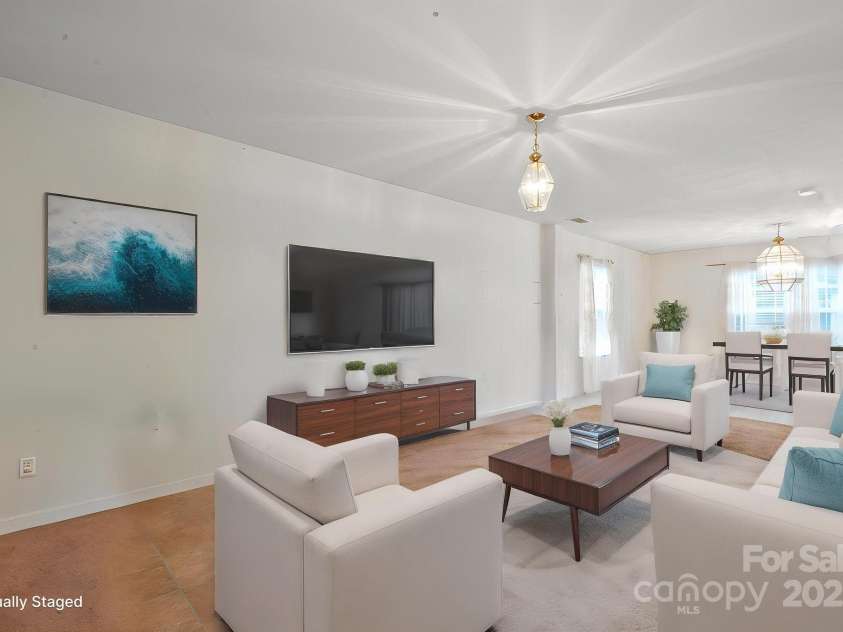 3627 Alexander Forest Drive, Charlotte, NC 28269.  MLS# CAR4227346, YatesRealty ID 19217. 