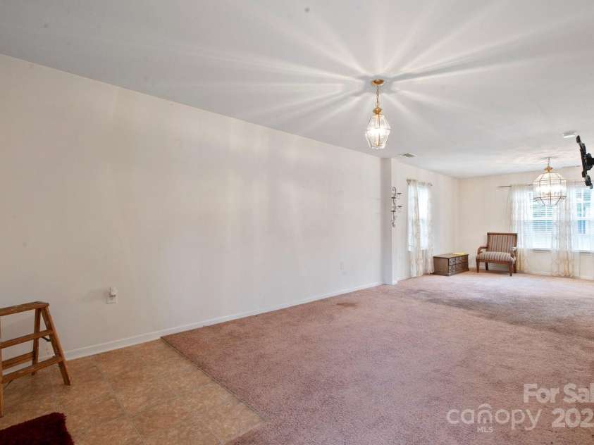 3627 Alexander Forest Drive, Charlotte, NC 28269.  MLS# CAR4227346, YatesRealty ID 19217. 