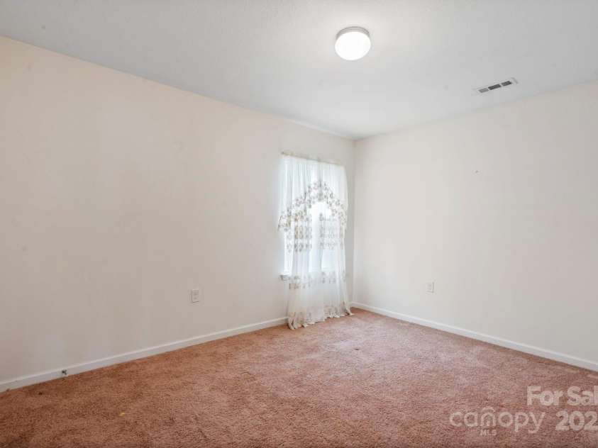 3627 Alexander Forest Drive, Charlotte, NC 28269.  MLS# CAR4227346, YatesRealty ID 19217. 