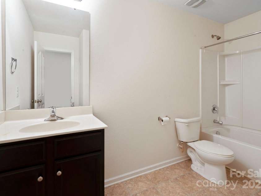 3627 Alexander Forest Drive, Charlotte, NC 28269.  MLS# CAR4227346, YatesRealty ID 19217. 