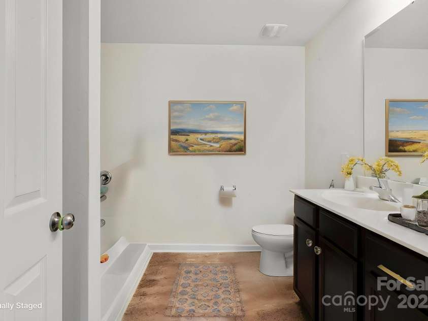 3627 Alexander Forest Drive, Charlotte, NC 28269.  MLS# CAR4227346, YatesRealty ID 19217. 