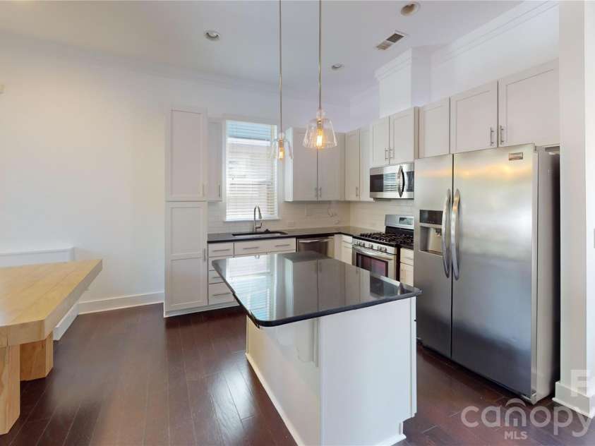 930 Steel House Boulevard, Charlotte, NC 28205.  MLS# CAR4362093, YatesRealty ID 19217. 