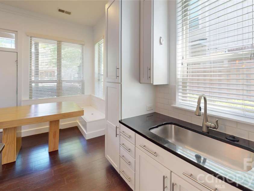 930 Steel House Boulevard, Charlotte, NC 28205.  MLS# CAR4362093, YatesRealty ID 19217. 