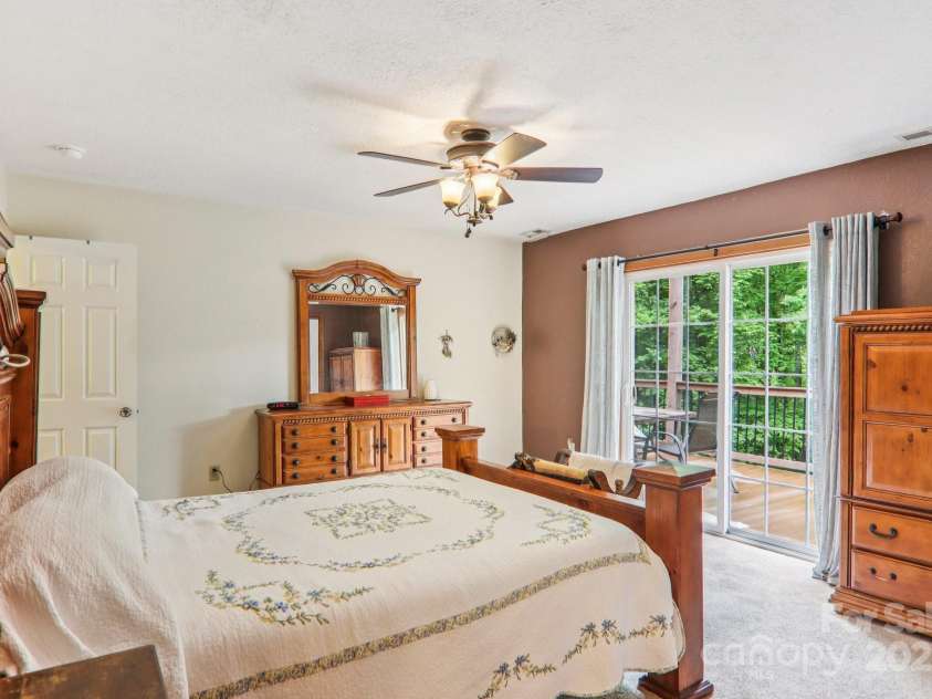 574 Appaloosa Trail, Waynesville, NC 28785.  MLS# CAR4269217, YatesRealty ID 19218. 