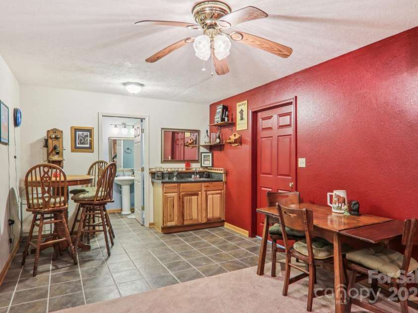 574 Appaloosa Trail, Waynesville, NC 28785.  MLS# CAR4269217, YatesRealty ID 19218. 