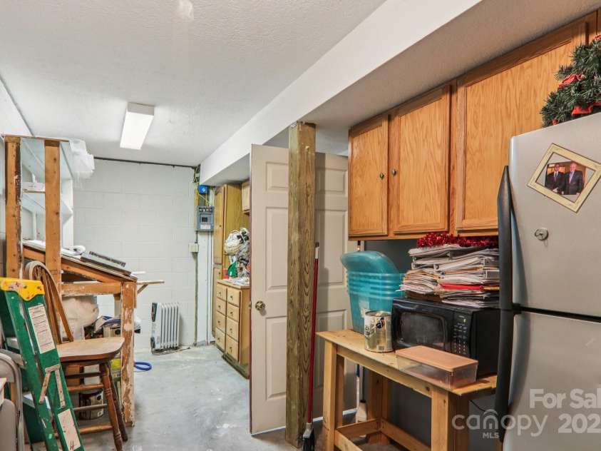 574 Appaloosa Trail, Waynesville, NC 28785.  MLS# CAR4269217, YatesRealty ID 19218. 