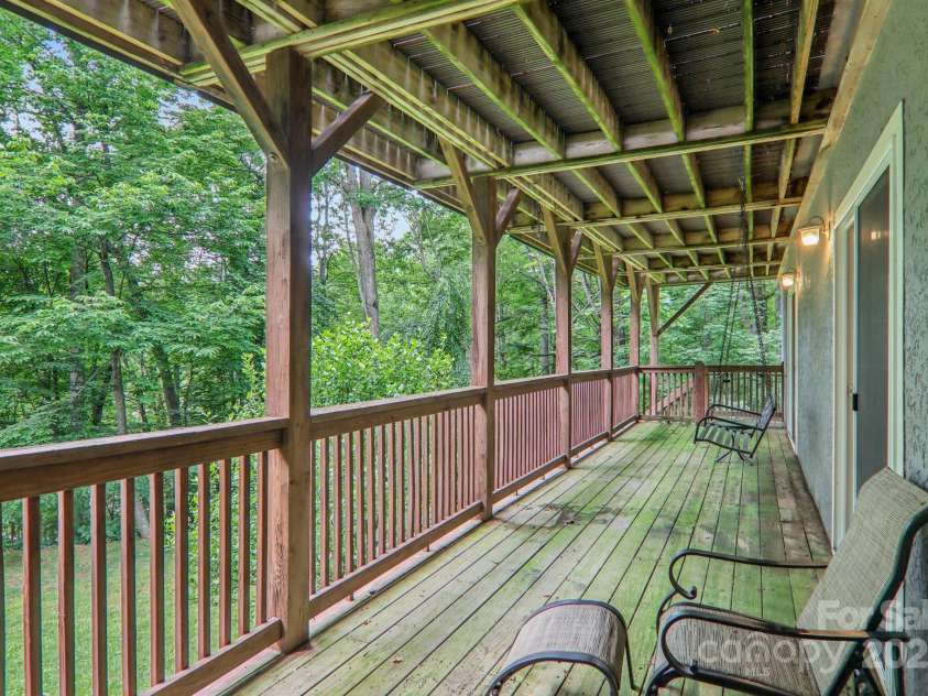 574 Appaloosa Trail, Waynesville, NC 28785.  MLS# CAR4269217, YatesRealty ID 19218. 